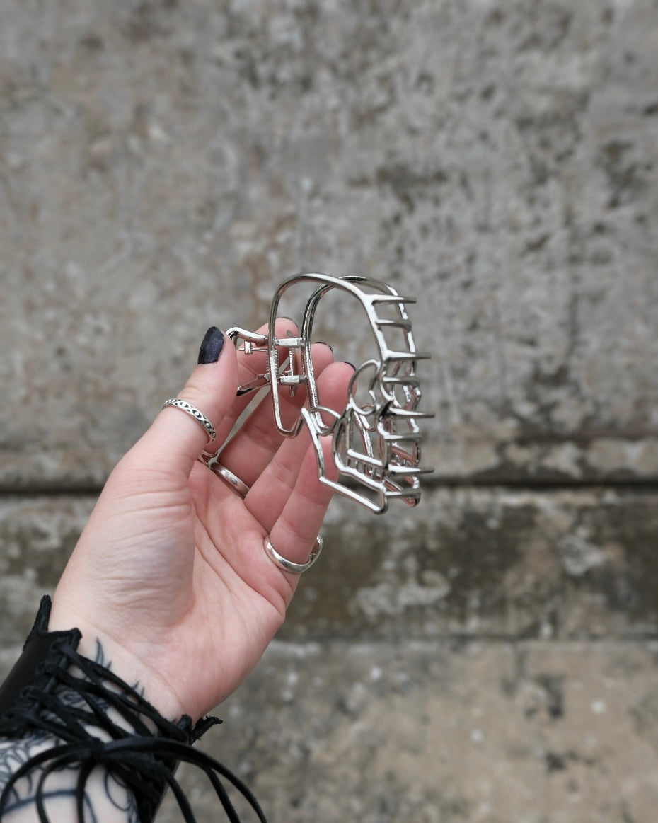SKULL CLAW CLIP
